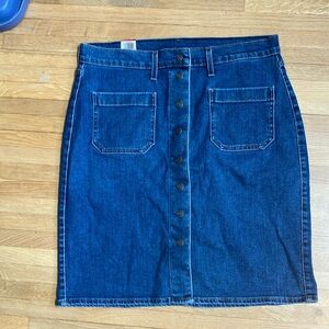 NWT Levi’s button up denim skirt sz 31